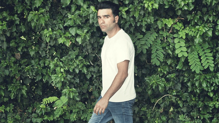 «The Trooper»: Ο Γιώργος Ζερβός διασκευάζει την επιτυχία των Iron Maiden