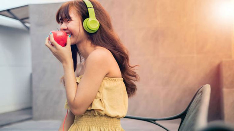 Μπορεί η μουσική να επηρεάσει τις διατροφικές μας συνήθειες; Μπορεί η μουσική να επηρεάσει τις διατροφικές μας συνήθειες;