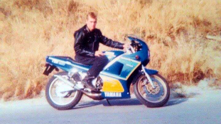 Από το αρχείο του με ένα Yamaha TZR 125, δίχρονο φυσικά!