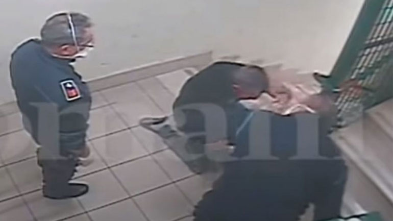 Βίαιη επίθεση σωφρονιστικών υπαλλήλων κατά κρατουμένων σε φυλακές έξω από τη Νάπολη