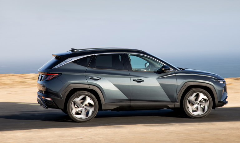 Προσφέρεται ως δικίνητο και τετρακίνητο.