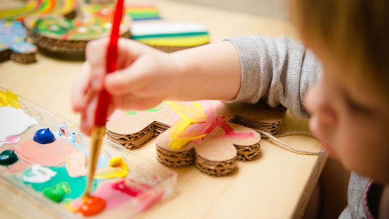 Βοηθήστε την αδρή και λεπτή κινητικότητα του παιδιού