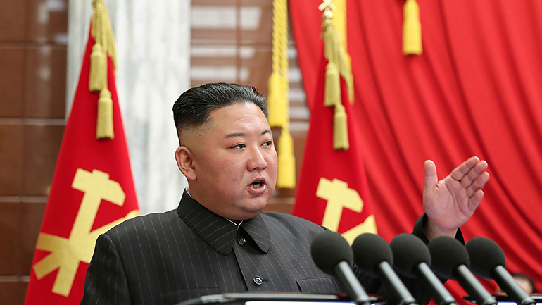 Ο Κιμ Γιονγκ Ουν απολύει αξιωματούχους για «αμέλεια καθήκοντος» – Υποψίες για ξέσπασμα Covid στη Β. Κορέα