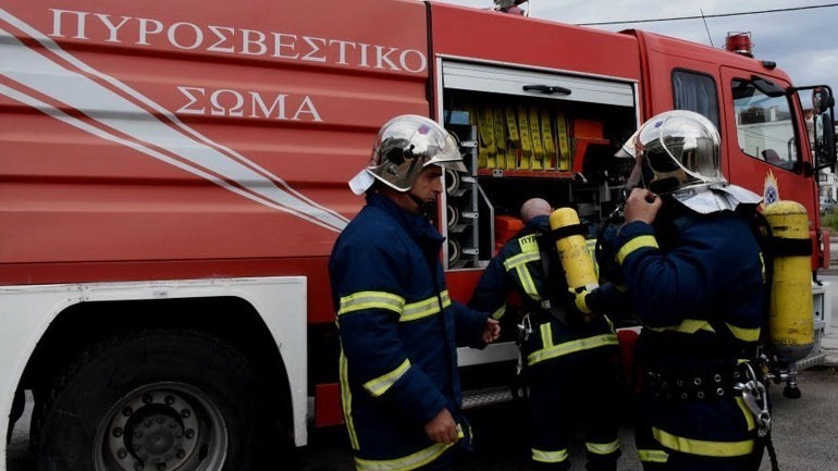 Μεγάλη φωτιά στη Σαλαμίνα