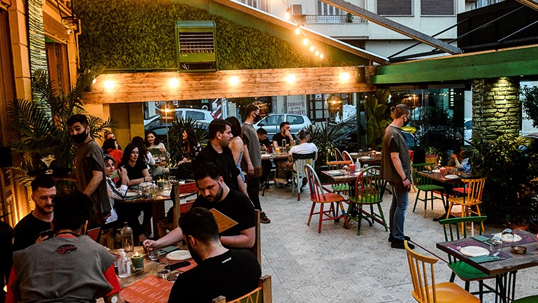 Εμβολιασμένοι και ανεμβολίαστοι: 20 ερωτήσεις και απαντήσεις για την είσοδο στα μαγαζιά