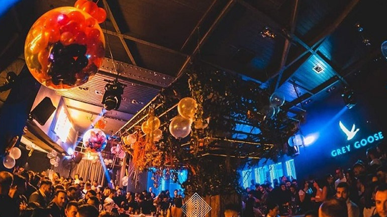 Κοζάνη: Το πρώτο μπαρ μόνο για εμβολιασμένους – Τι λέει ο ιδιοκτήτης