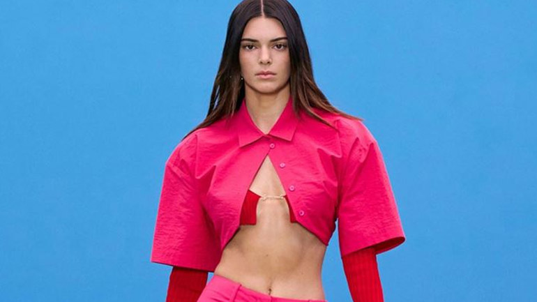 Η Kendall Jenner επέστρεψε στην πασαρέλα στο show του Jacquemus