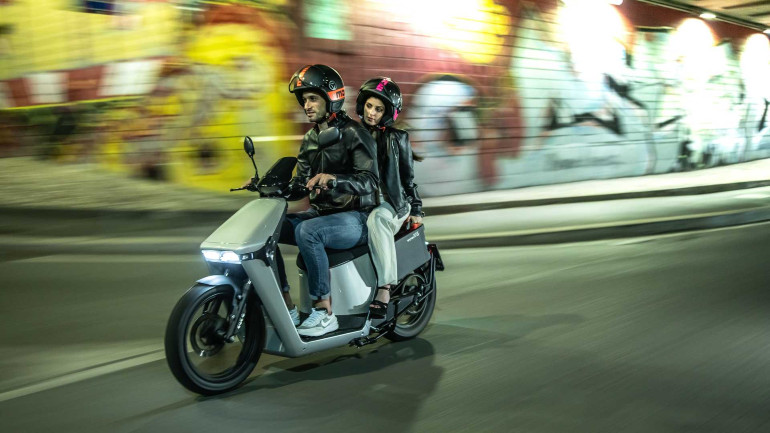 Πρόταση WOW από την Ιταλία στα ηλεκτρικά scooter