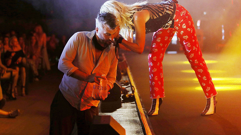 Άννα Βίσση: Ο γαμπρός της, Θανάσης Πανουργιάς και τα εγγόνια της στη συναυλία της