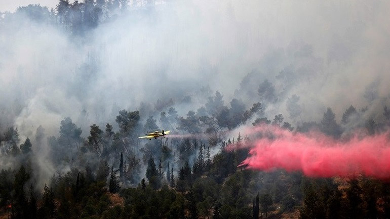 Εμπρηστικά μπαλόνια από τη Γάζα προκάλεσαν τέσσερις πυρκαγιές στο Ισραήλ Εμπρηστικά μπαλόνια από τη Γάζα προκάλεσαν τέσσερις πυρκαγιές στο Ισραήλ