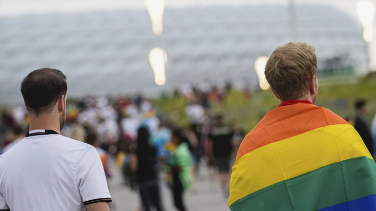 Euro 2020: Η UEFA απαγόρευσε τις διαφημιστικές πινακίδες στα χρώματα του ουράνιου τόξου στους προημιτελικούς