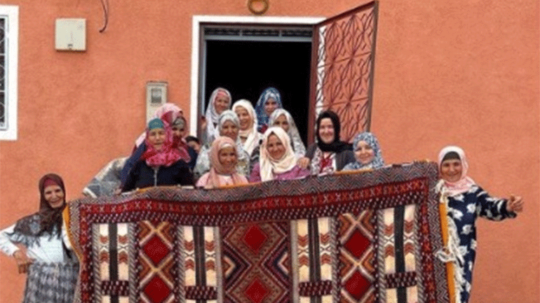 Στο Μαρόκο υφάντρες δημιουργούν χαλιά έργα τέχνης