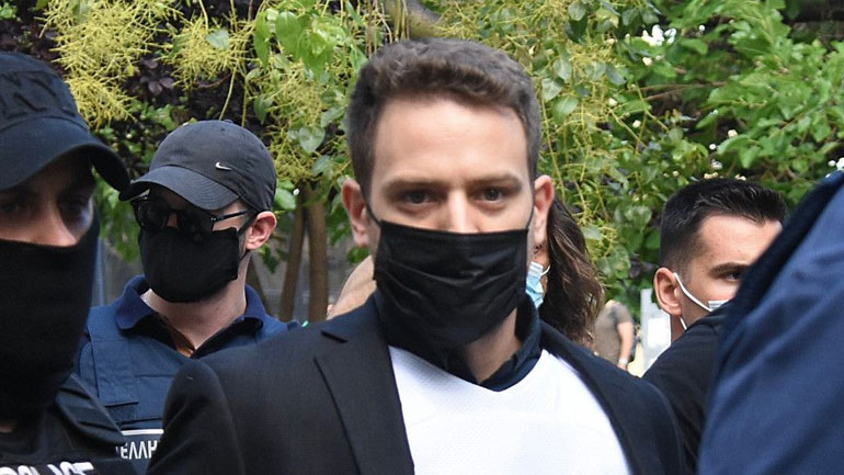 Τι απαντά η ΕΛ.ΑΣ. στις αναφορές περί ναρκωτικών για τον Μπάμπη Αναγνωστόπουλο