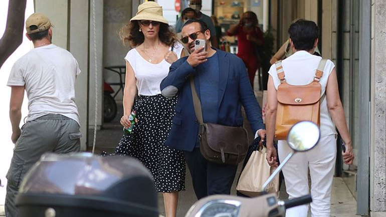 Δωροθέα Μερκούρη: Chic εμφάνιση στο κέντρο της Αθήνας μαζί με τον Βασίλη Ζούλια