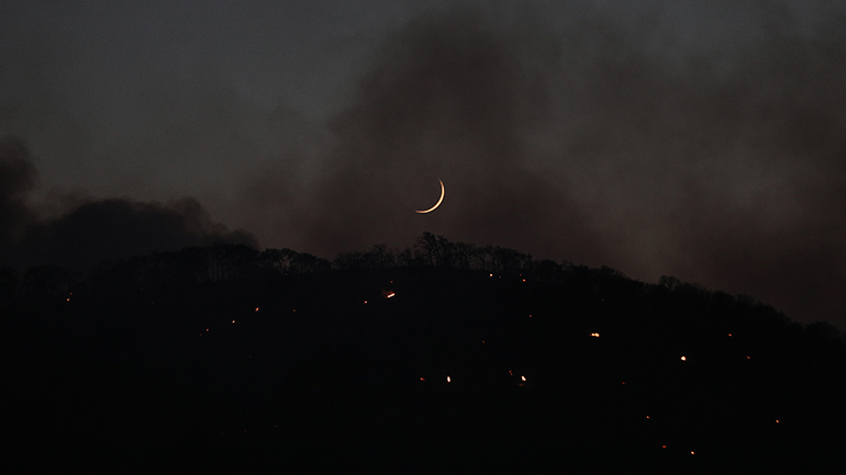 Ολονύχτια μάχη με τις φλόγες στην Κεφαλονιά