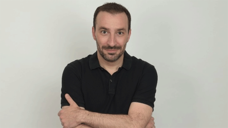 Γιώργος Χατζηπαύλου: «Στο stand-up παίρνεις έξι με οκτώ γέλια το λεπτό»
