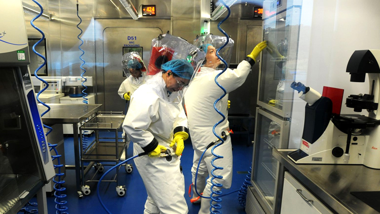 “Επικίνδυνα και ανεξέλεγκτα τα πειράματα στη Γουχάν”