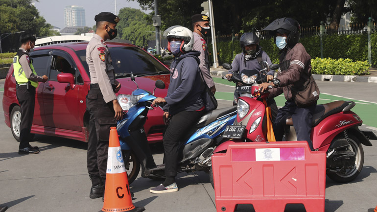 Ινδονησία: Σε εφαρμογή αυστηροί περιορισμοί λόγω αύξησης κρουσμάτων