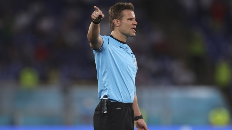 Euro 2020: Ο Μπριχ «σφυρίζει» τον ημιτελικό Ιταλία-Ισπανία