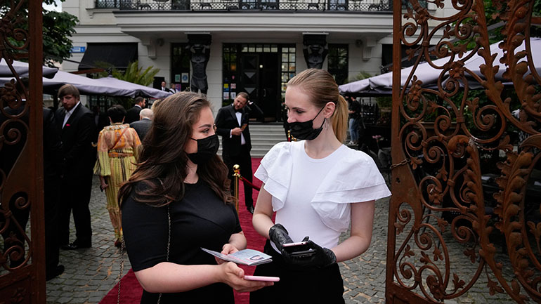 Η Ρωσία ανακοίνωσε 25.142 νέα κρούσματα κορωνοϊού