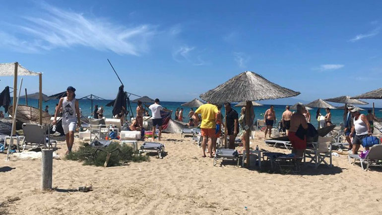 Ανεμοστρόβιλος χτύπησε παραλία στη Χαλκιδική