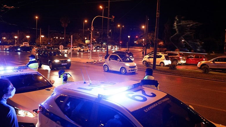 Πρόστιμο και αυτόφωρα μετά από ελέγχους σε μπαράκια της Λαμίας