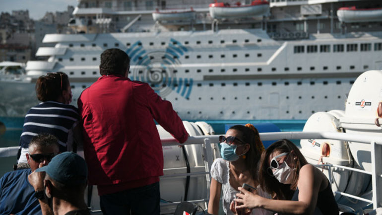 Τα «παράθυρα» και τα διάτρητα σημεία των μέτρων για ασφαλή ταξίδια Τα «παράθυρα» και τα διάτρητα σημεία των μέτρων για ασφαλή ταξίδια