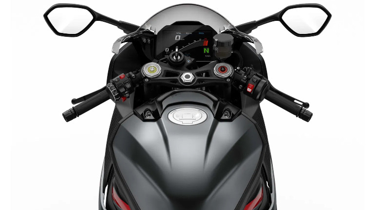 Μικρές αναβαθμίσεις στα ηλεκτρονικά και στις αναρτήσεις περιμένουμε για το 2022 από την BMW.