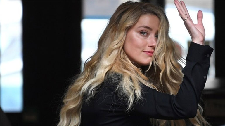 Η Άμπερ Χερντ έγινε μητέρα