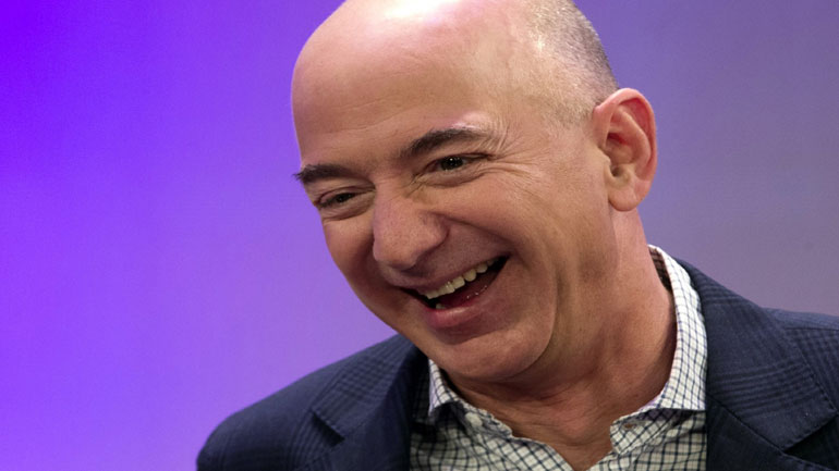 Ο Τζεφ Μπέζος παραδίδει το τιμόνι της Amazon
