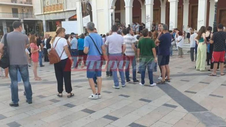 Συγκέντρωση κατά του εμβολιασμού πραγματοποιήθηκε στην Πάτρα