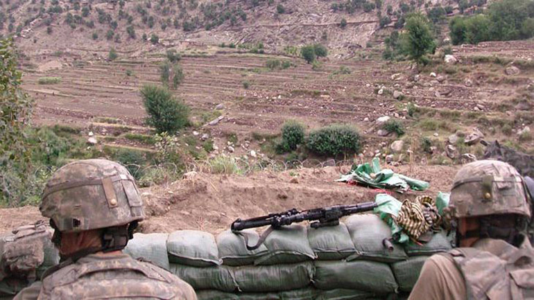 Περισσότεροι από 1.000 Aφγανοί στρατιώτες κατέφυγαν στο Τατζικιστάν έπειτα από μάχες με τους Ταλιμπάν