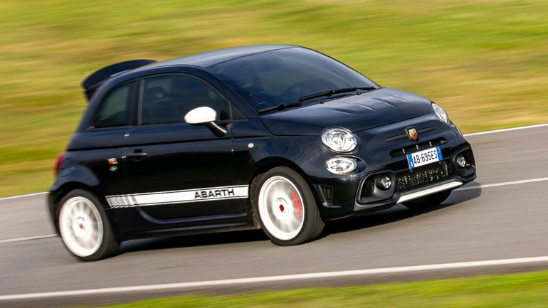 Το «δηλητηριώδες»  Abarth 695 Esseesse με τις απόλυτες επιδόσεις 