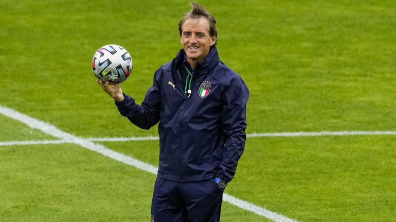 Μαντσίνι: «Είναι άδικο να παίξουμε χωρίς φιλάθλους»