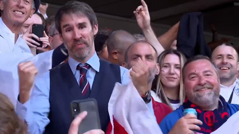 Σωσίας του Σάουθγκεϊτ στις εξέδρες του Γουέμπλεϊ