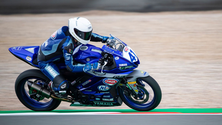 Τρομερή εμφάνιση για τον Περιστερά στο Donington Park