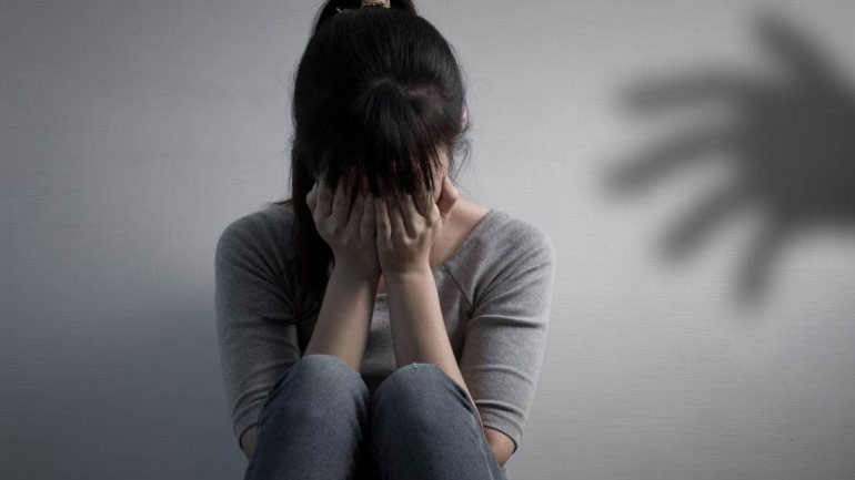 Εφιάλτης για 21 ετών κοπέλα στου Ζωγράφου – Άνδρας τής χίμηξε για να τη βιάσει Εφιάλτης για 21 ετών κοπέλα στου Ζωγράφου – Άνδρας τής χίμηξε για να τη βιάσει