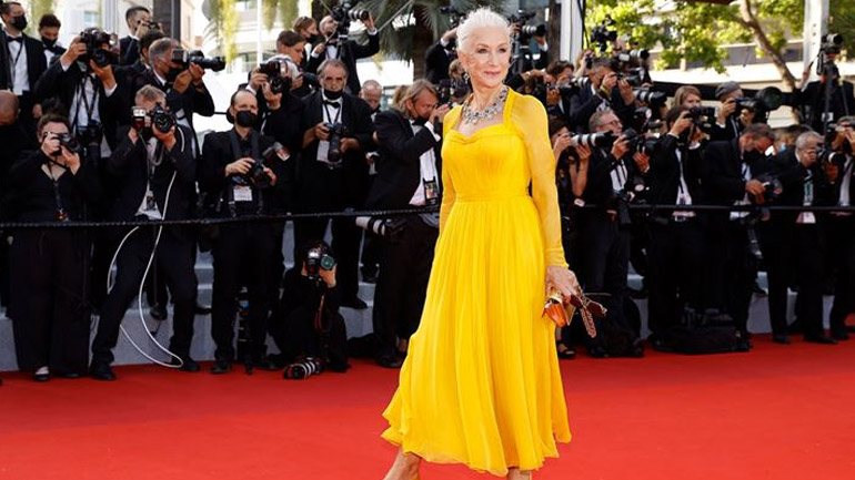 Το εντυπωσιακό look της Helen Mirren στις Κάννες με Dolce & Gabbana