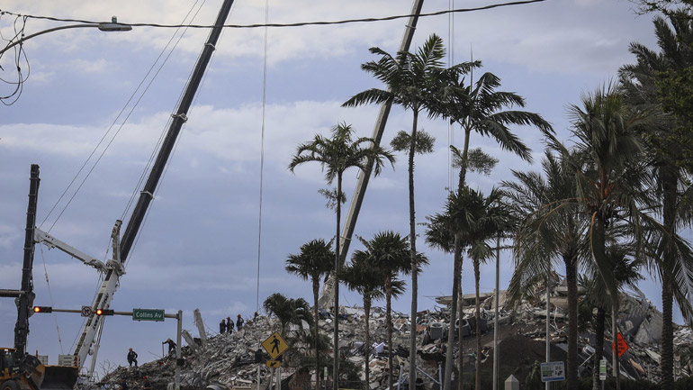 Κατάρρευση πολυκατοικίας στη Φλόριντα: 54 νεκροί, 86 αγνοούμενοι