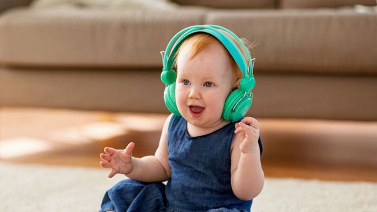 H μουσική στη βρεφική ηλικία σχετίζεται με βελτιωμένες γλωσσικές ικανότητες
