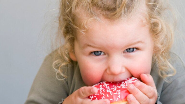 Η διατροφική παρορμητικότητα ενός παιδιού μπορεί να οδηγεί σε παχυσαρκία
