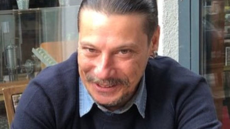 Εξόριστος Τούρκος δημοσιογράφος δέχτηκε επίθεση κοντά στο σπίτι του στο Βερολίνο