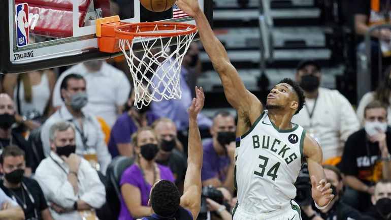 ΝΒΑ: Για την ισοφάριση στους τελικούς οι Μπακς στην «Phoenix Suns Arena»