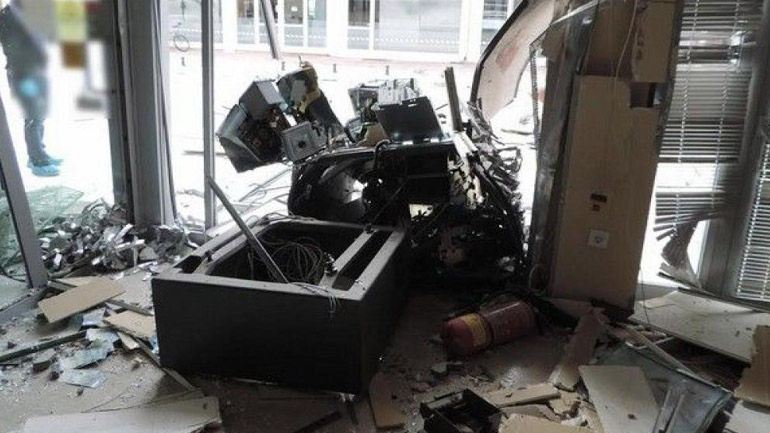 Κηφισιά: Διέρρηξαν επιχείρηση, ανατίναξαν ΑΤΜ και έφυγαν με… άδεια χέρια