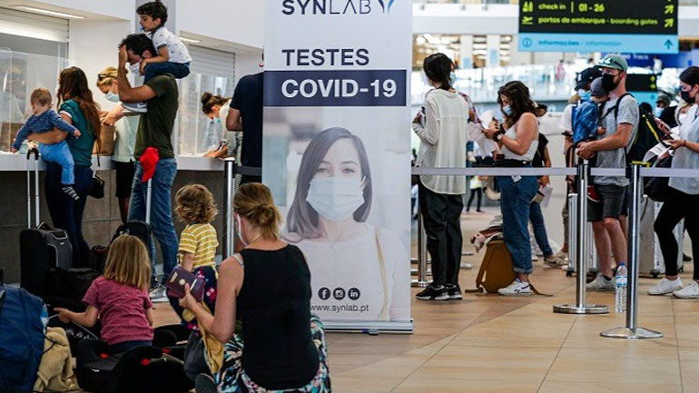 Στις 19 Ιουλίου παύει η καραντίνα για τους πλήρως εμβολιασμένους Βρετανούς που επιστρέφουν από «πορτοκαλί» χώρες