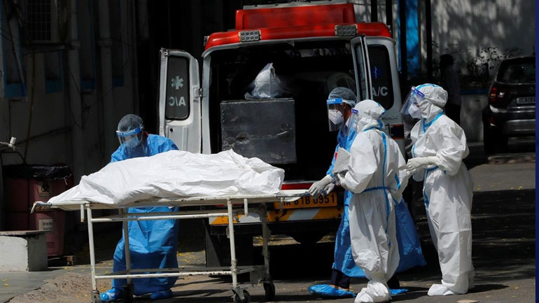 Ινδία: Άλλοι 817 θάνατοι εξαιτίας της COVID-19 σε 24 ώρες