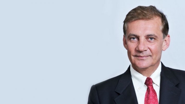 Αθ. Δημόπουλος στο zougla.gr: Πιθανόν να απαιτηθούν ετήσιες αναμνηστικές δόσεις για τον κορωνοϊό