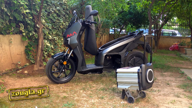 Η μπαταρία του Seat MO αποσυνδέεται σε 7 δευτερόλεπτα!