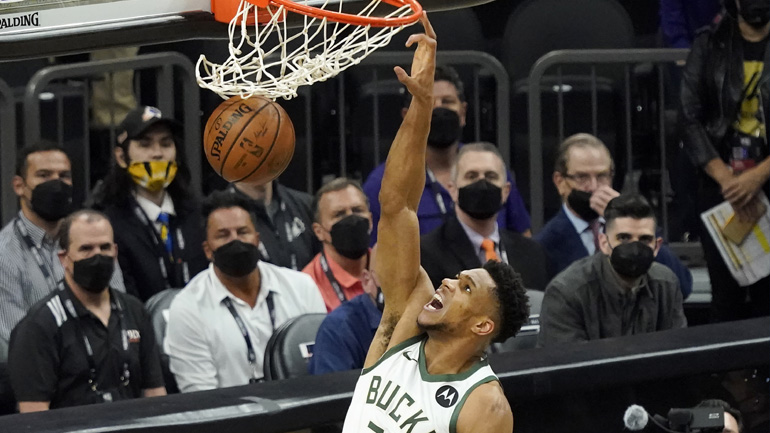 ΝΒΑ: Tα ρεκόρ του Αντετοκούνμπο στον δεύτερο τελικό με τους Σανς