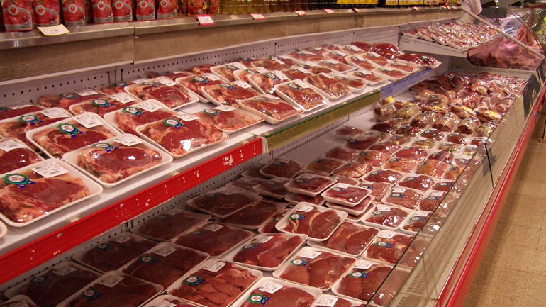 Το φθηνό κρέας πέθανε, ζήτω τα ακριβά χοιρινά και μοσχάρια